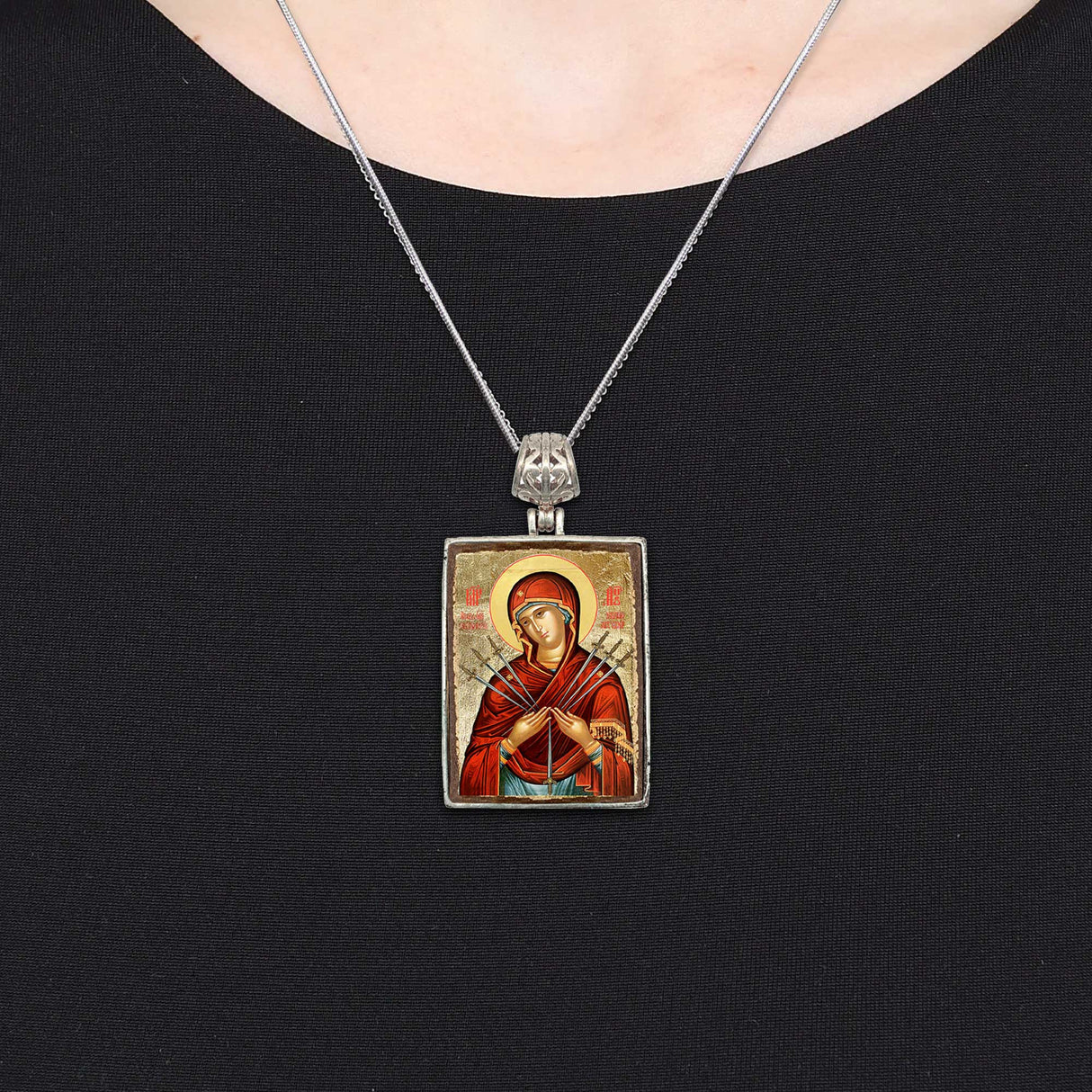 Collar cristiano bañado en plata con la Virgen María de las Siete Espadas - Decoración con icono inspirador - 43037R