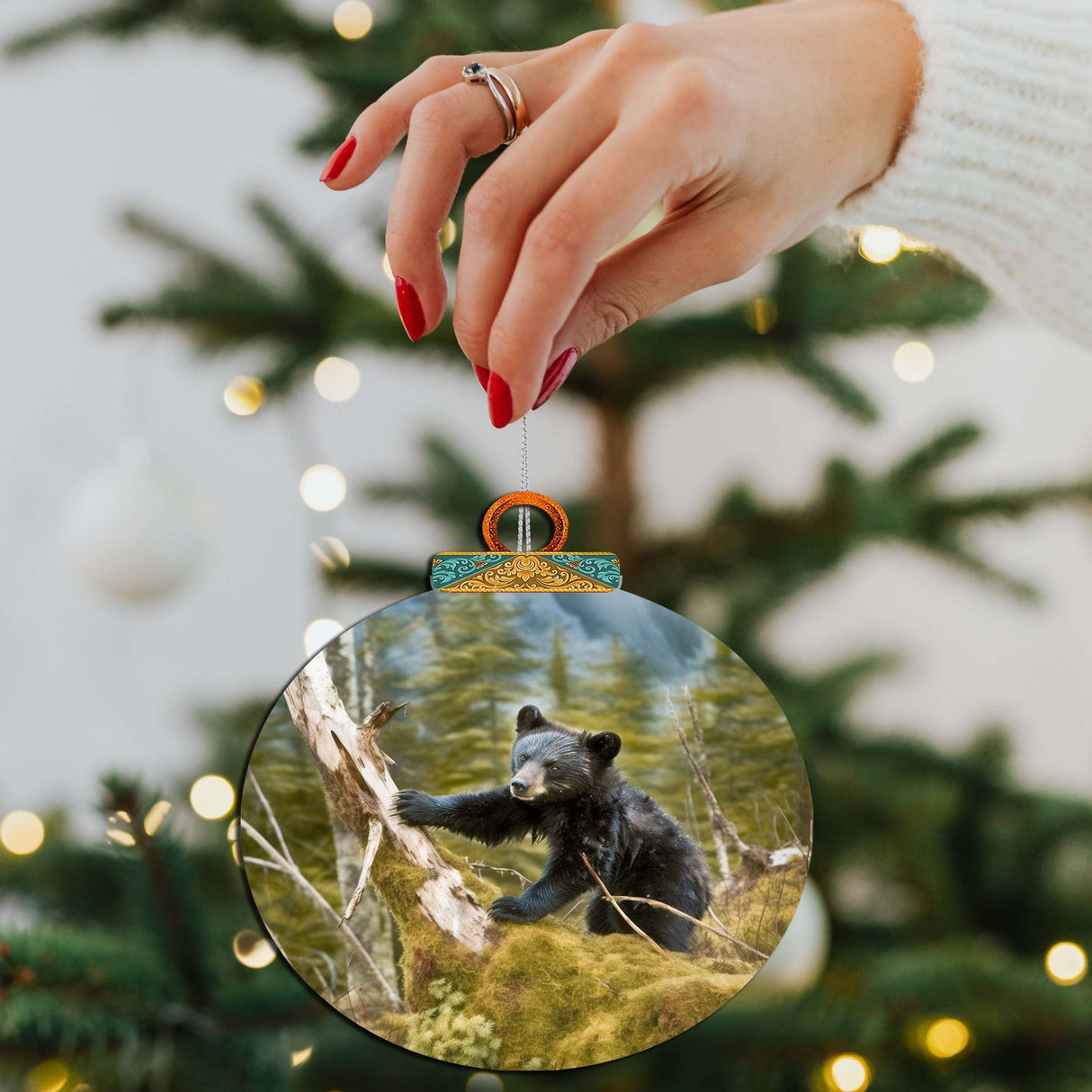Adornos de madera de cachorro de oso negro juguetón de G.Debrekht - Decoración navideña con temática de vida silvestre - 870071