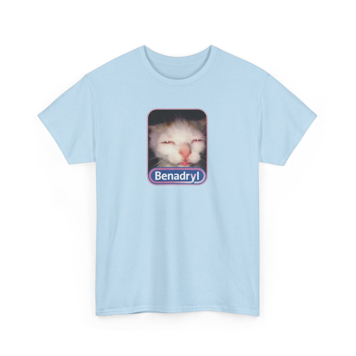 Camiseta con meme de gato y Benadryl: divertida camiseta con meme de gato para los amantes del humor en internet.