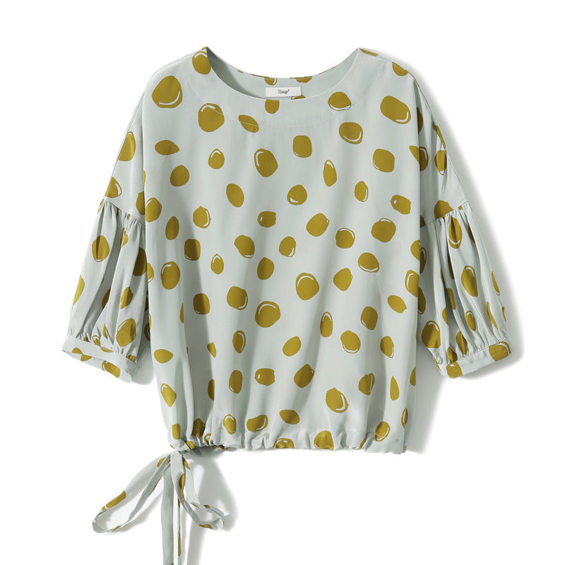 Camisa elegante con mangas abullonadas y estampado romántico retro de burbujas