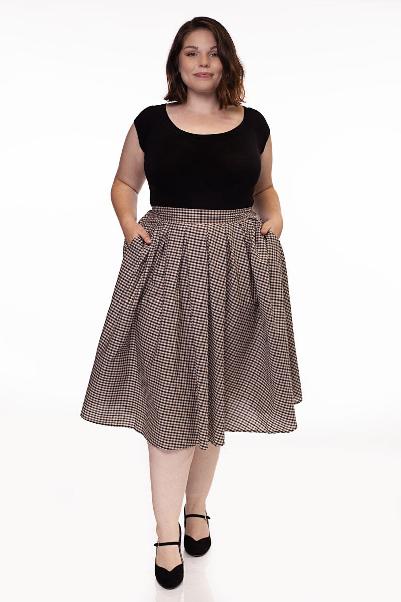 Top retro de cuello barco en negro