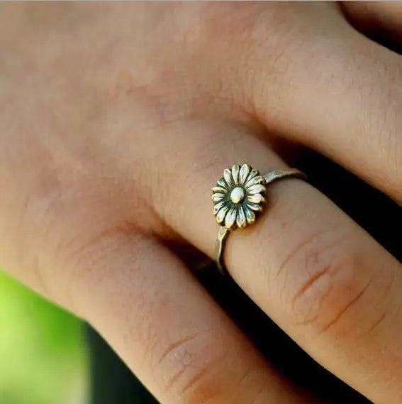Retro SUNFLOWER Sunflower Marcasite Ring - Lootquake