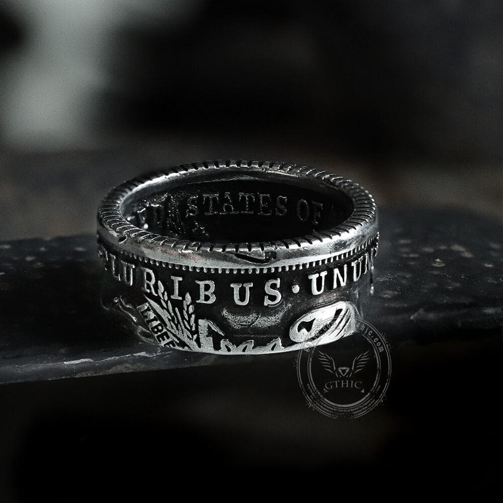 Anillo de aleación con diseño de dólar Morgan de 1896