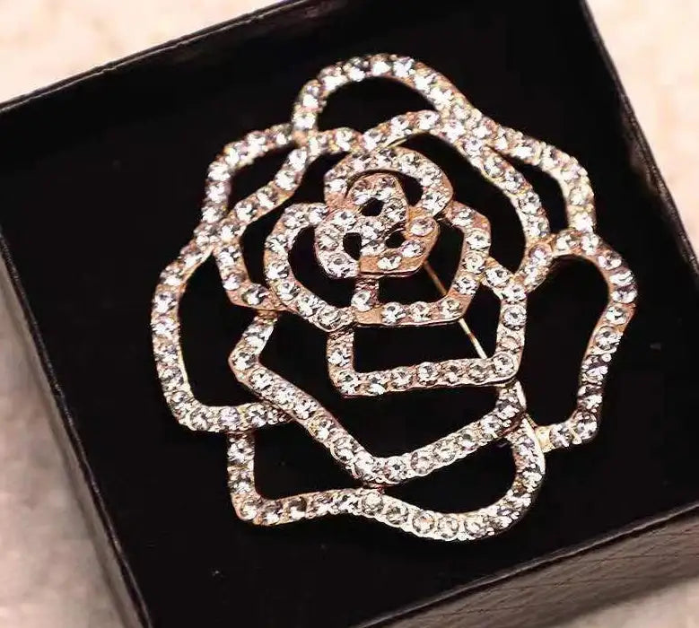 Elegant Women's Federation Logo Brooch - Lootquake