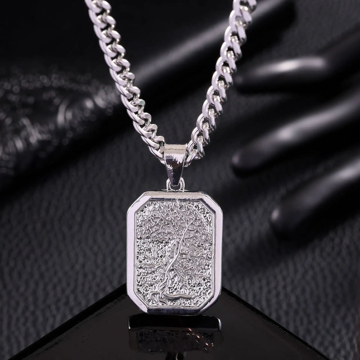Artistic Retro Tree Of Life Relief Hip Hop Necklace - Lootquake