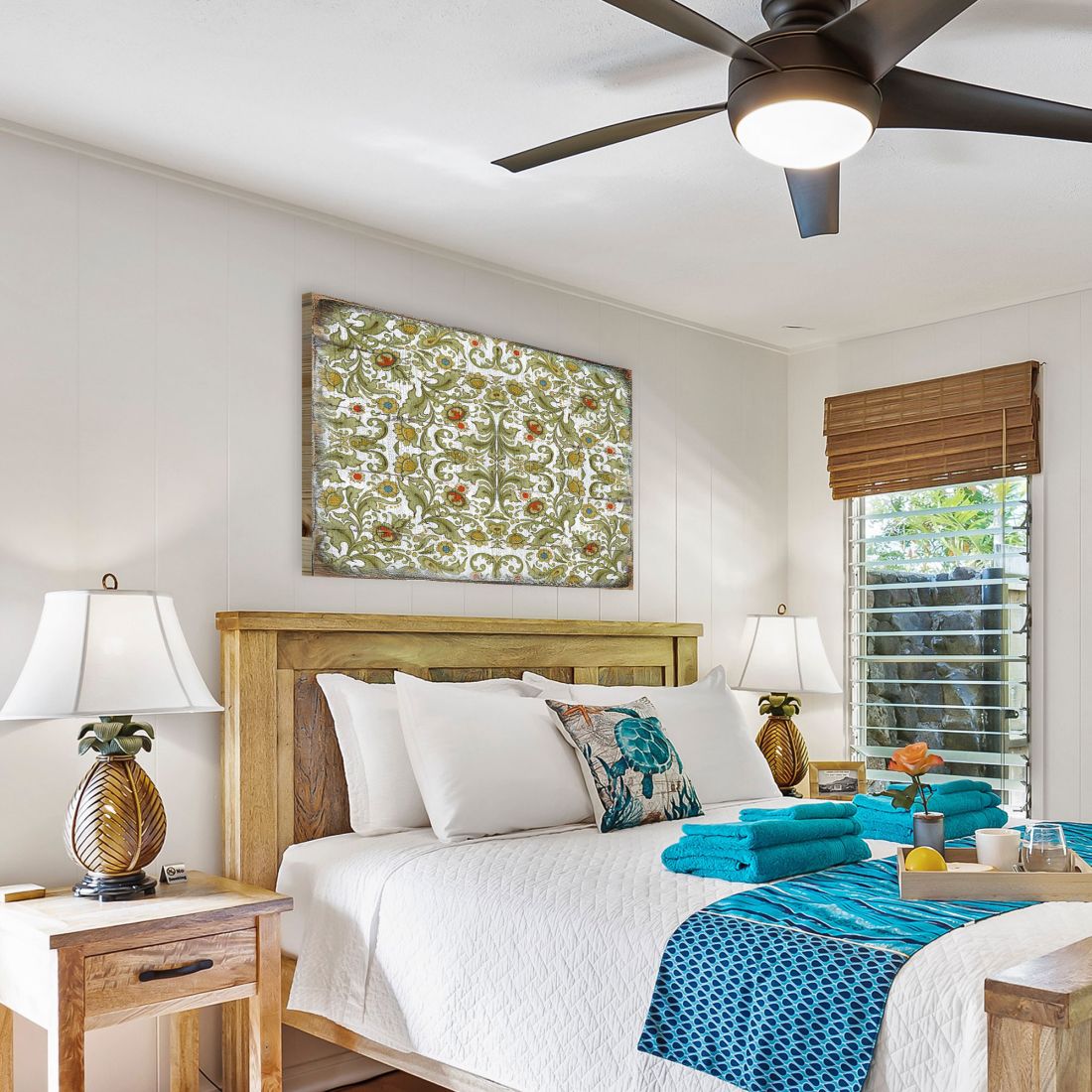 Arte mural rústico de madera con flores doradas y verdes de G. DeBrekht - Decoración floral ornamental - 95011B