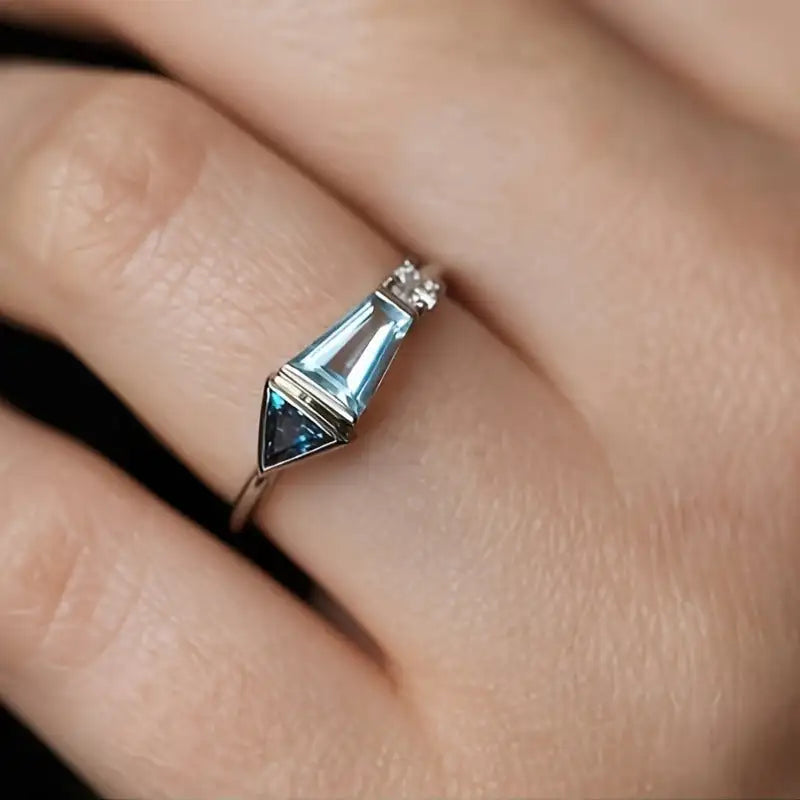 Simple And Light Luxury Inlaid Sea Blue Zircon Ring - Lootquake