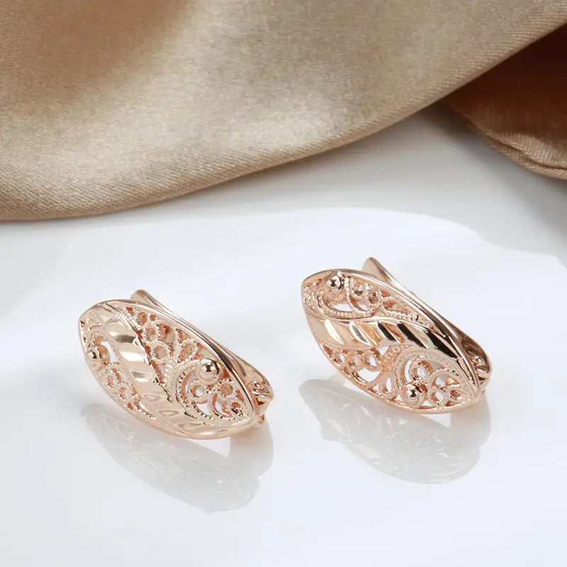 French Hollow Pattern Heart-shaped Earrings - Lootquake