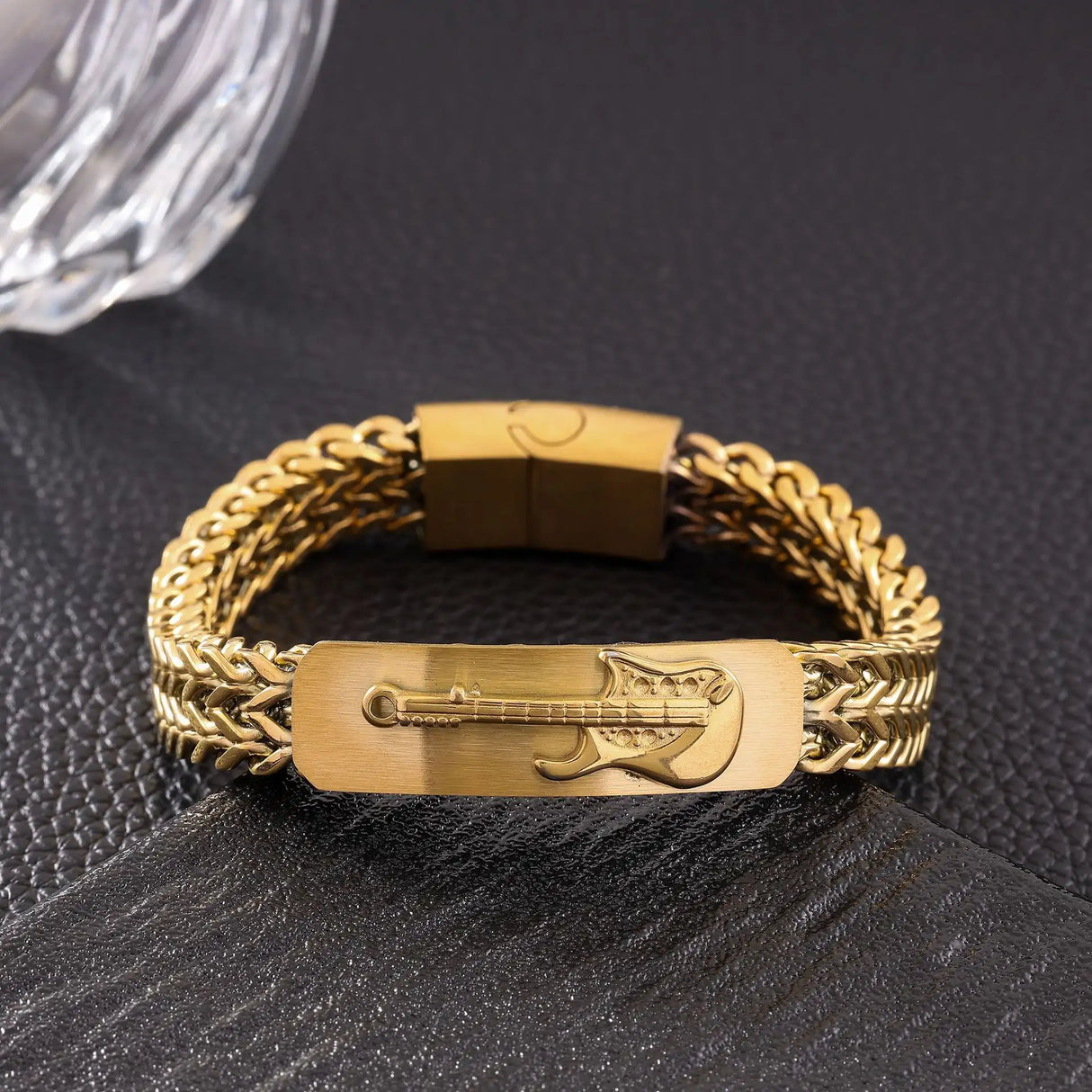 Retro Stainless Steel Three-dimensional Design Bracelet - Lootquake