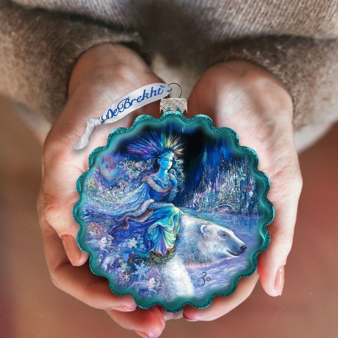 Adorno de cristal con corona de princesa polar de Josephine Wall - Decoración navideña con temática de vida silvestre - 759-407-JW