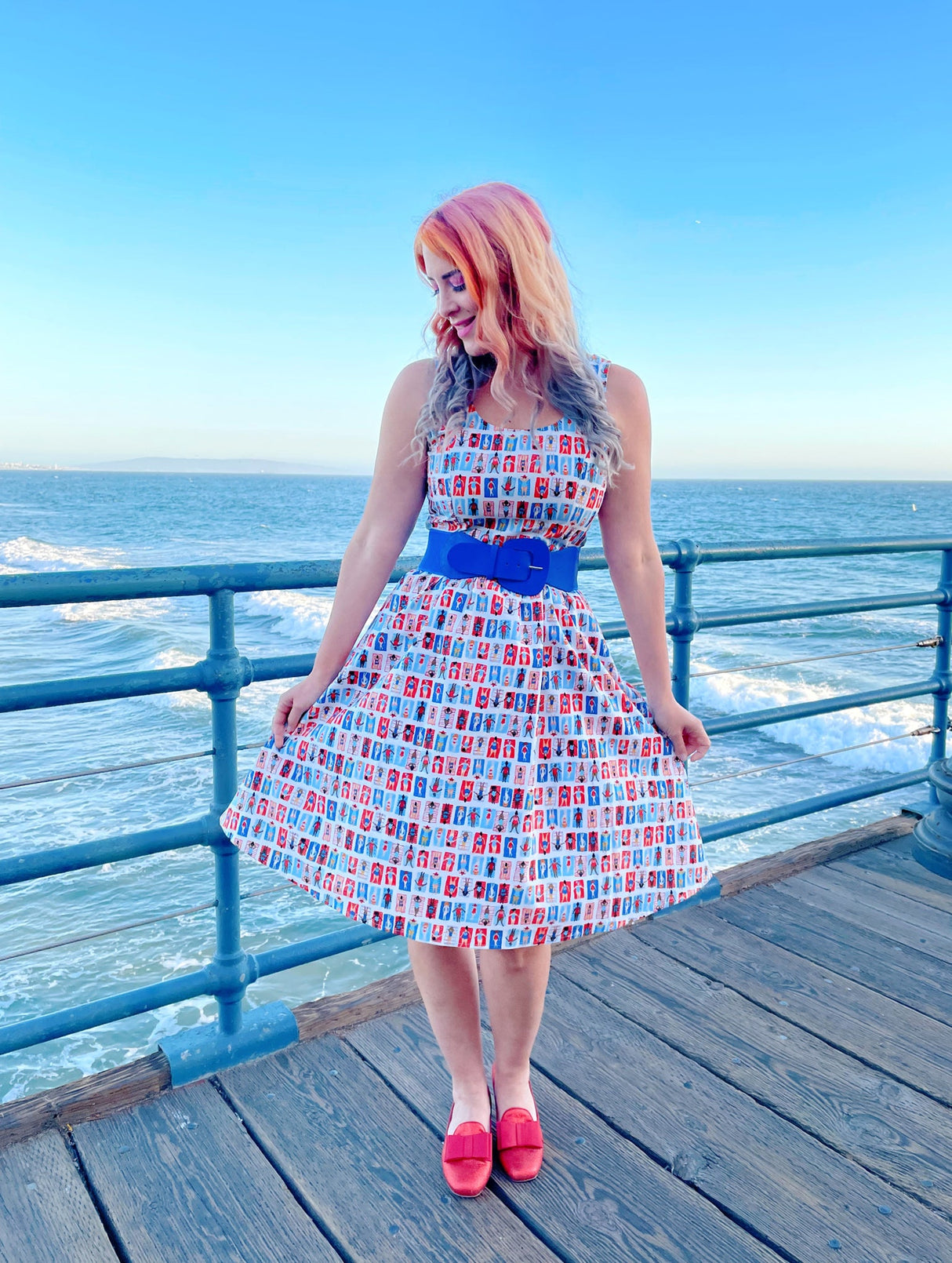 Vestido entallado y acampanado Sunny Days (talla grande solamente)