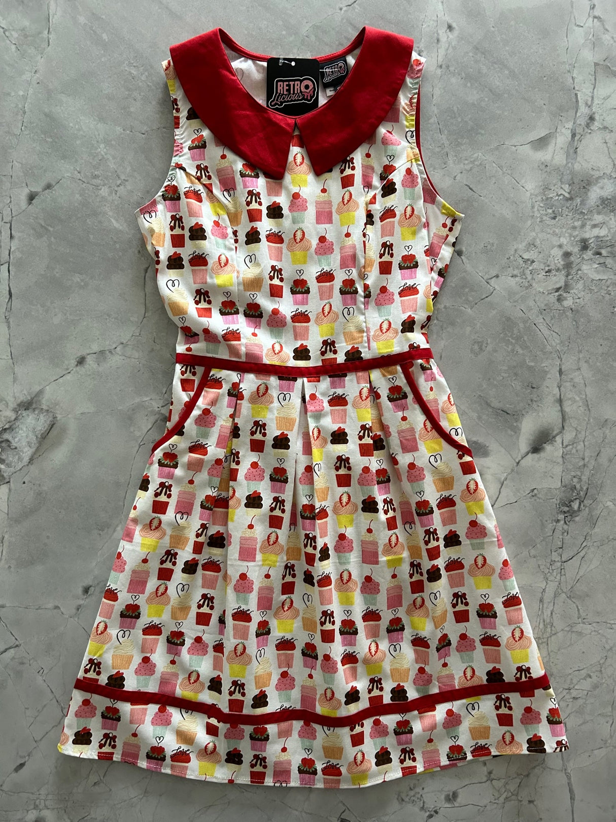 Vestido con cuello de cupcake