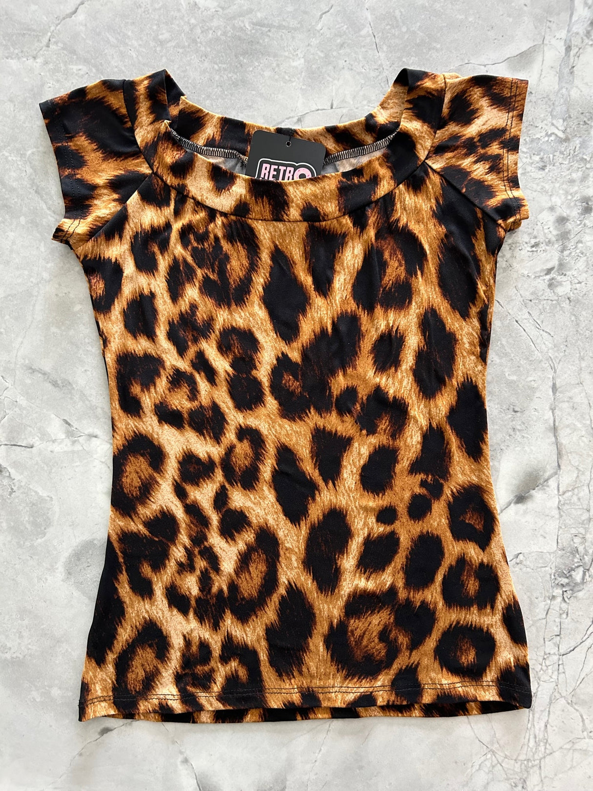 Top retro de cuello barco en leopardo