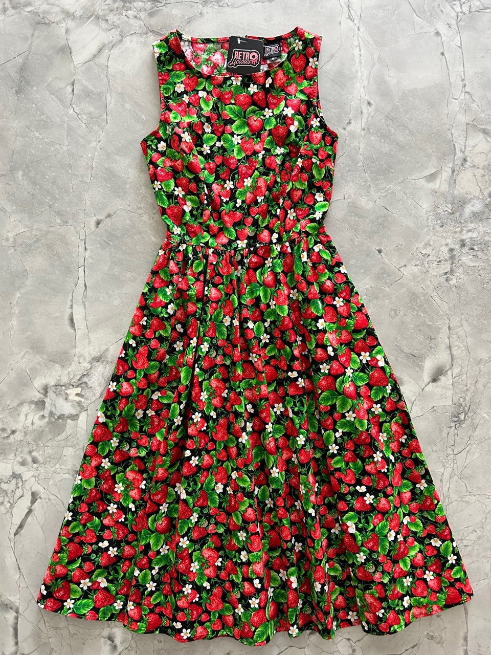 Vestido Midi Fresas - ¡Solo talla XS, queda 1!