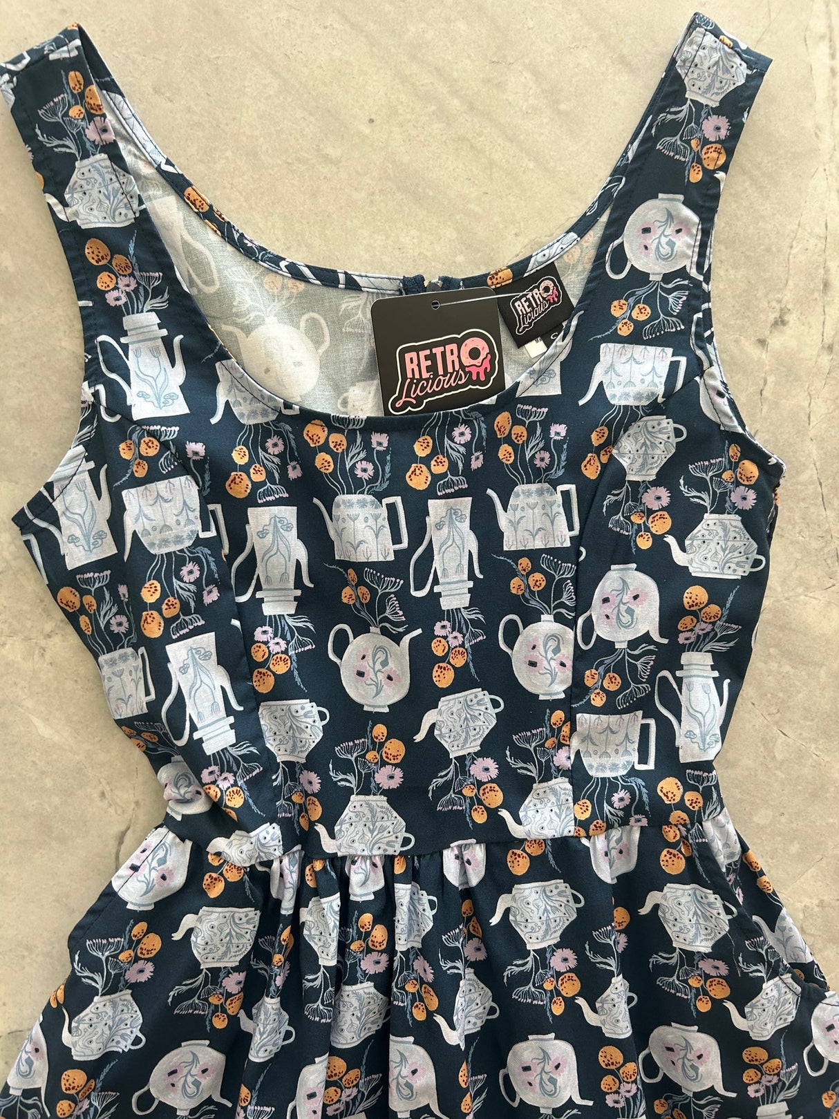 Vestido ajustado y acampanado Teapots