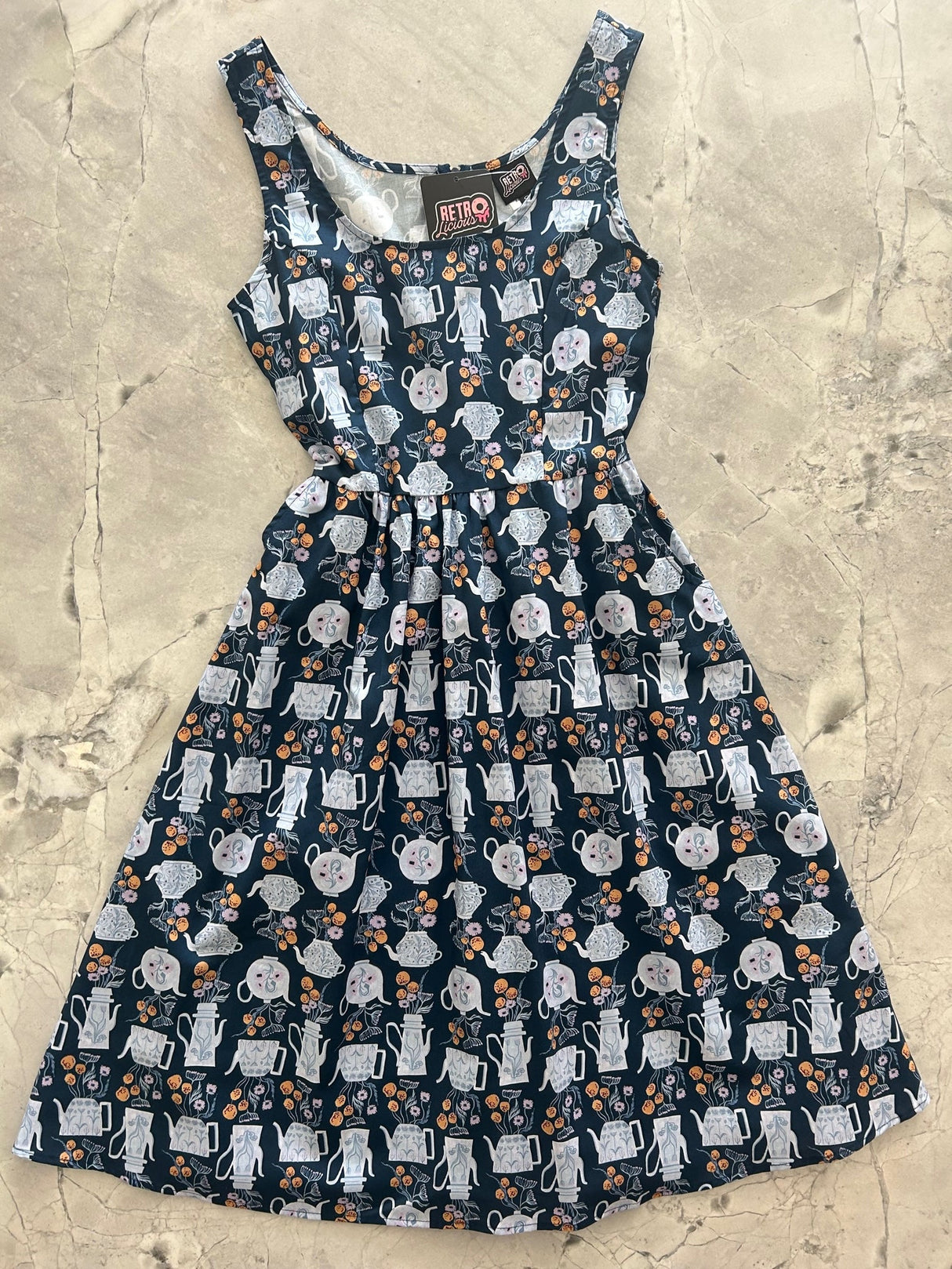 Vestido ajustado y acampanado Teapots