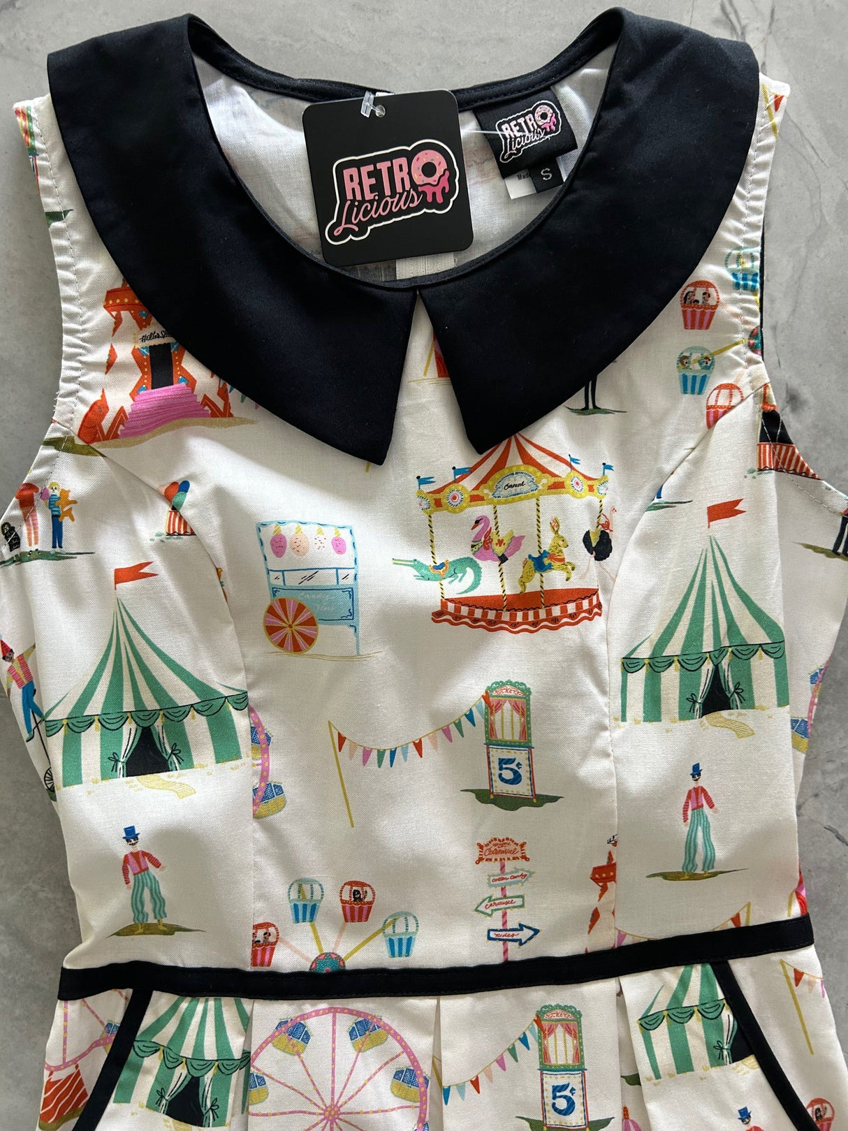 Vestido de carnaval con cuello