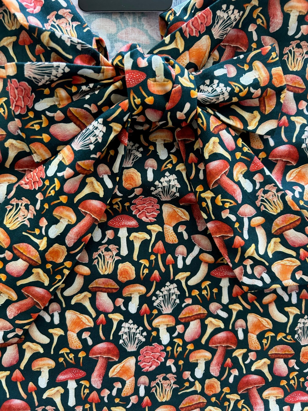 Top con lazo de hongo