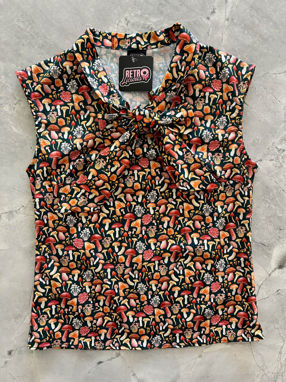 Top con lazo de hongo