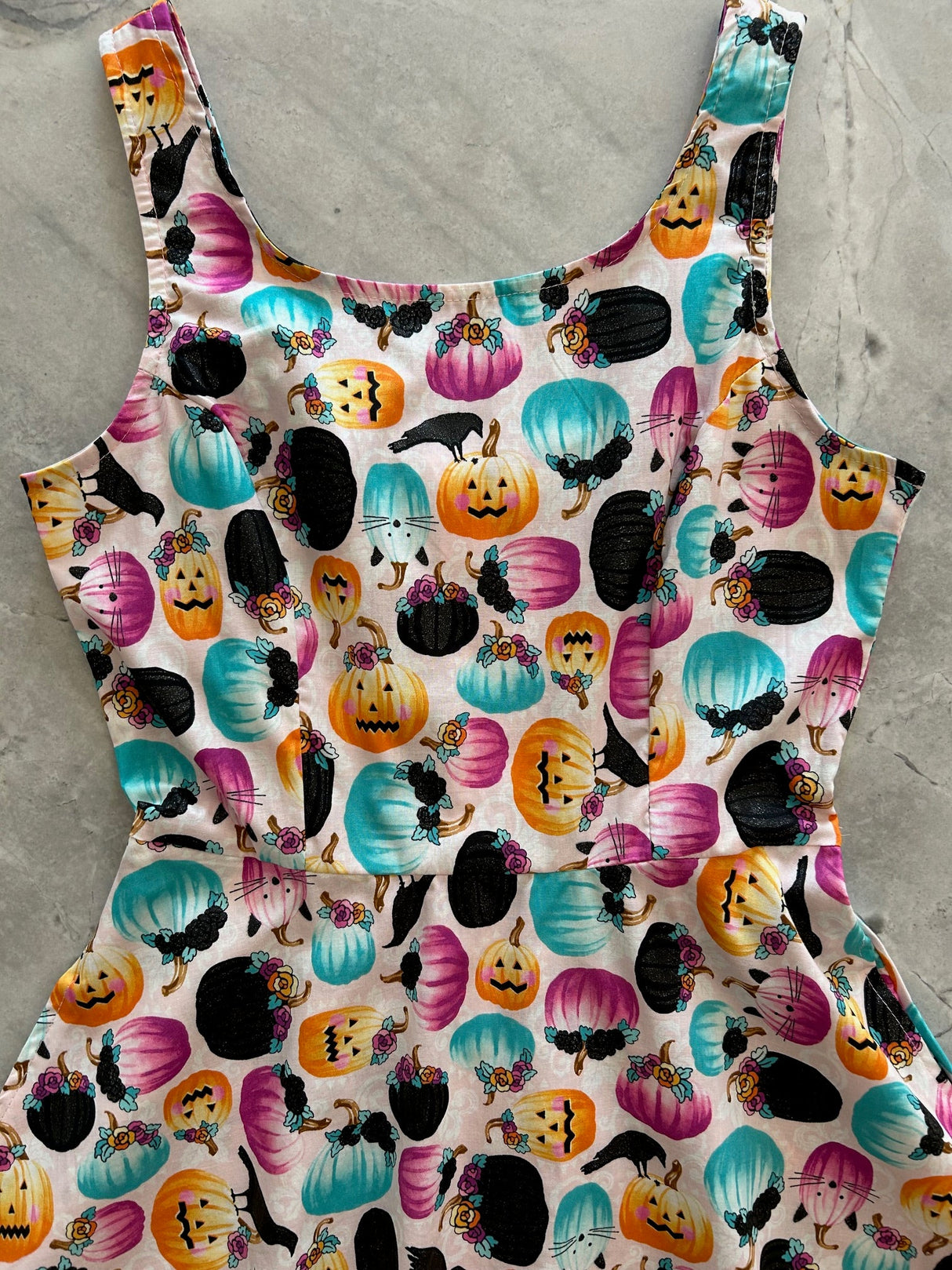 Vestido patinador de calabaza y cuervo