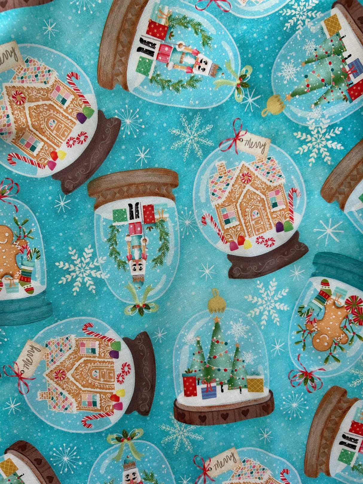 Falda patinadora con globos de nieve