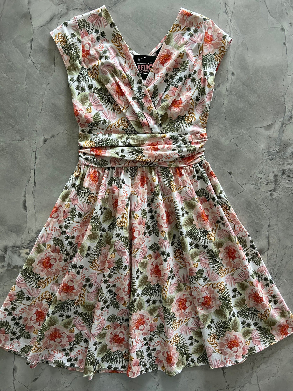 Vestido Greta con flores rosas