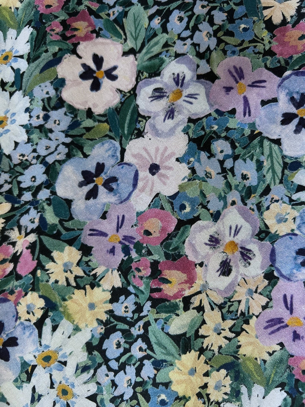 Vestido vintage con flores pintadas