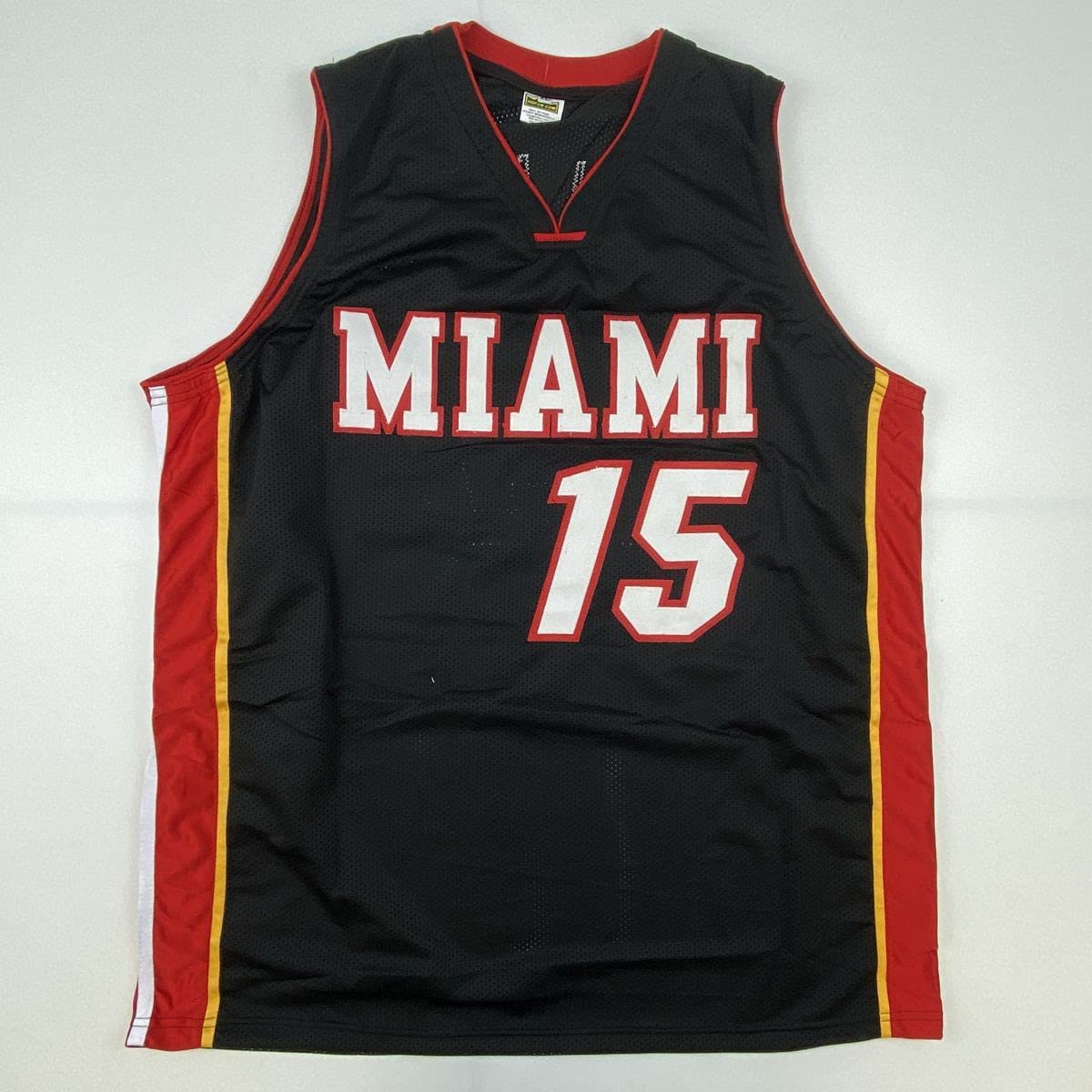 Camiseta de baloncesto negra de Mario Chalmers Miami autografiada/firmada JSA COA