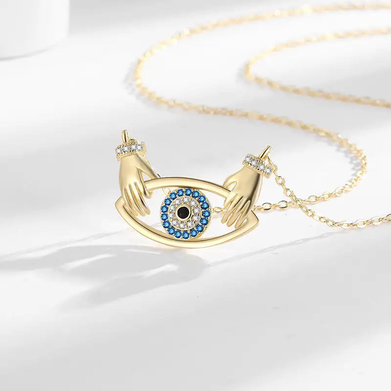 Necklace Women's Fashion Hands Hug Pendant - Lootquake