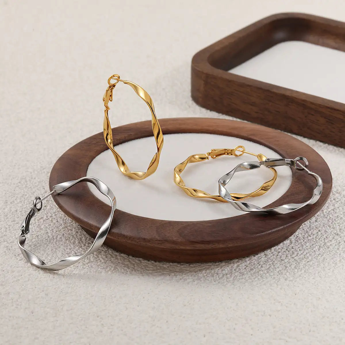 Women's Titanium Steel Gold-plated All-match Ear Clip - Lootquake