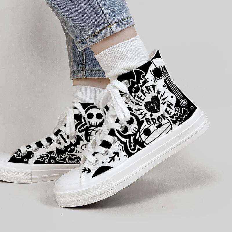 Amy and Michael Original Design Individual Graffiti Shoes Women High Top Canvas Sneakers Teenagers Students Skateboard Shoes