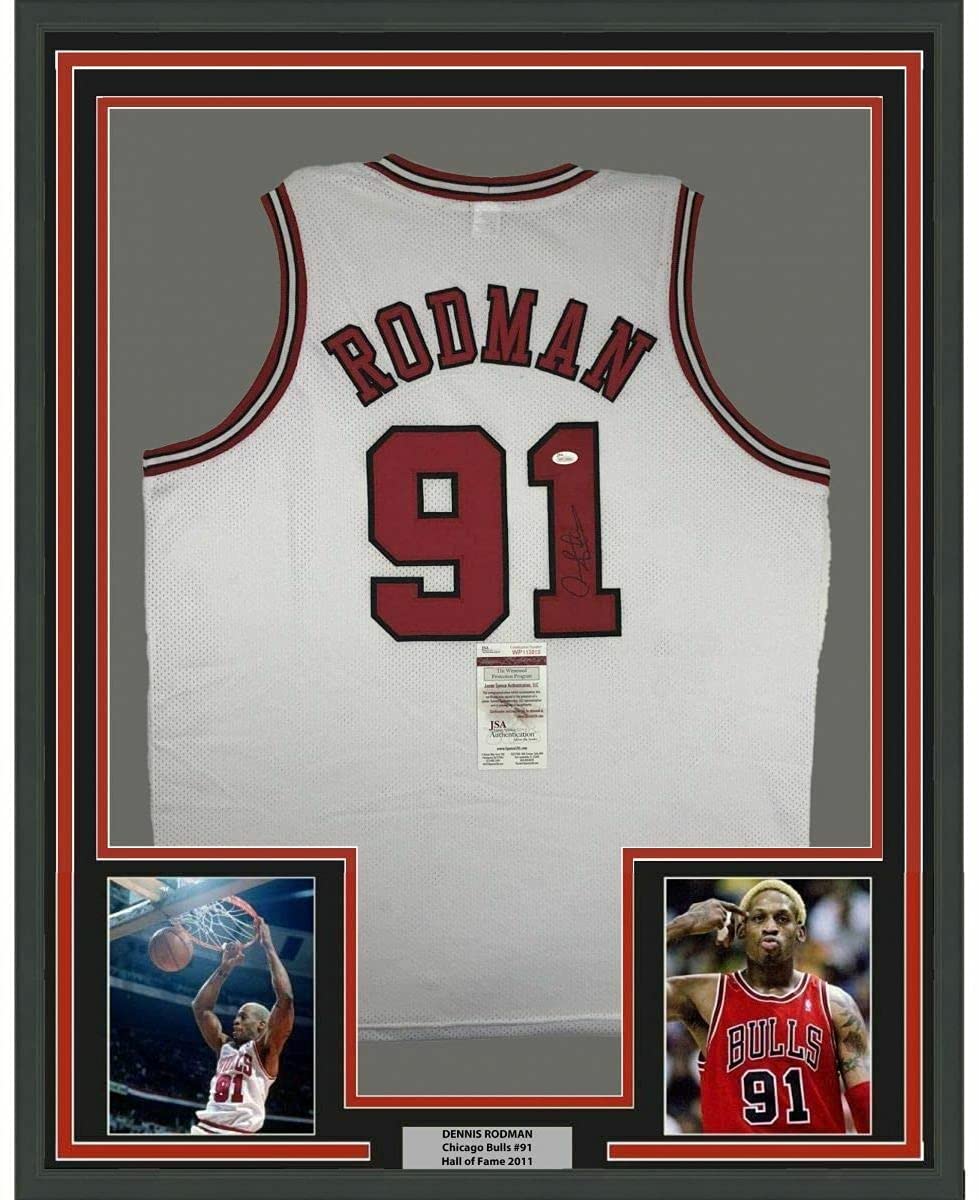 Camiseta de baloncesto blanca de Chicago de 35 x 39 de Dennis Rodman, enmarcada y firmada por JSA COA