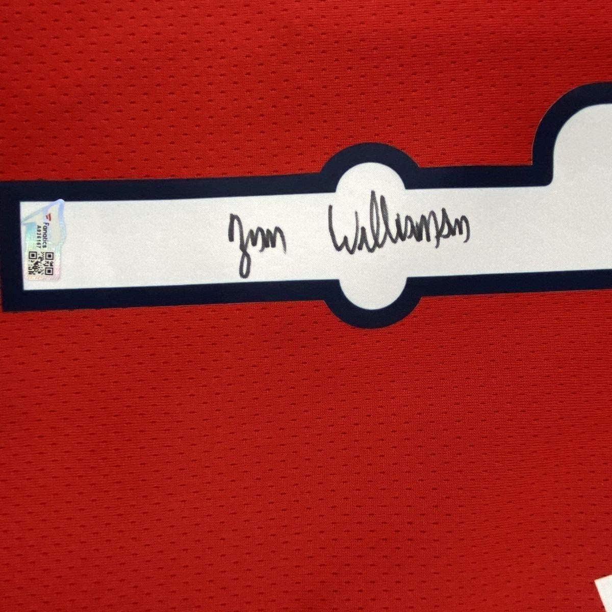 Camiseta de baloncesto Jordan Swingman roja de los New Orleans Pelicans, enmarcada, autografiada y firmada por Zion Williamson, 35 x 39, Fanatics COA