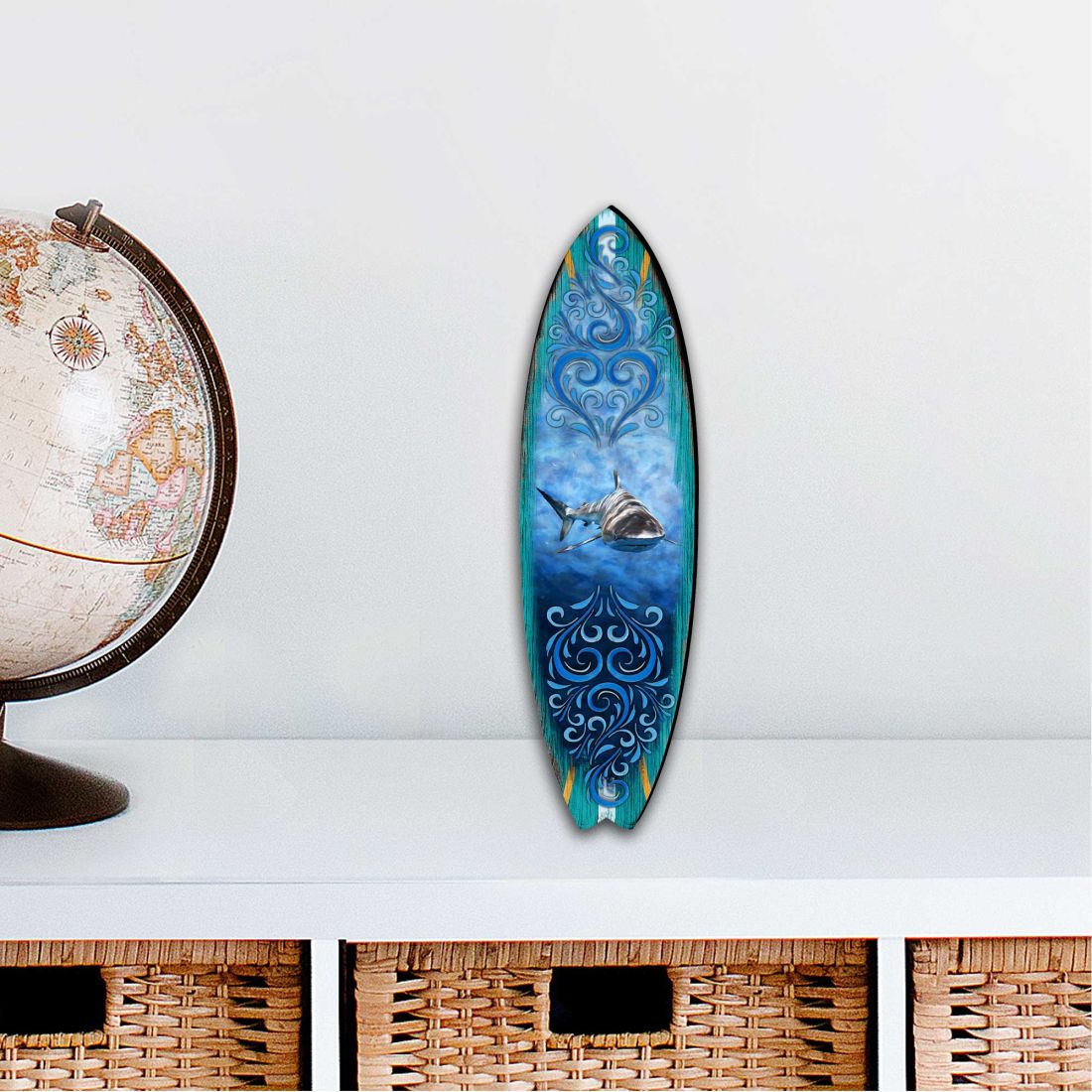 Tabla de surf de tiburón, adorno costero para exteriores, grande, de G. DeBrekht - Decoración costera navideña - 8490104MS