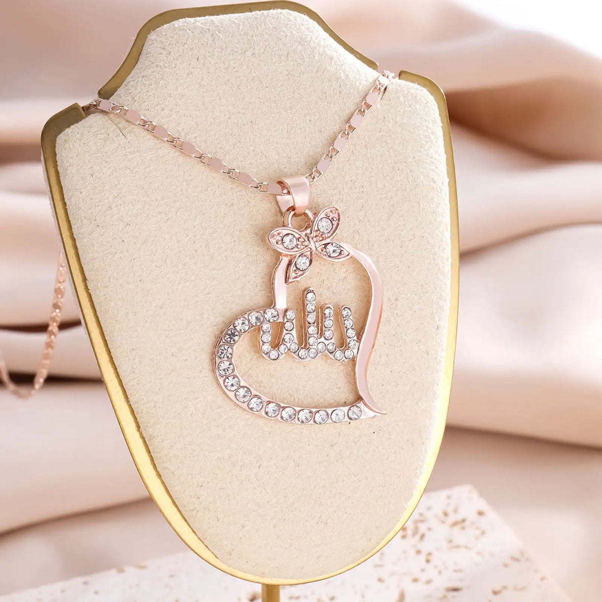 Creative Heart Full Diamond Fashion Hollowed-out Necklace - Lootquake