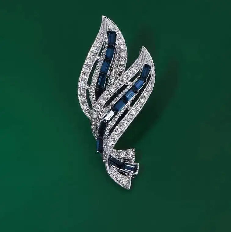 New Xiaoxiangfeng Diamond Studded Leaf Brooch - Lootquake