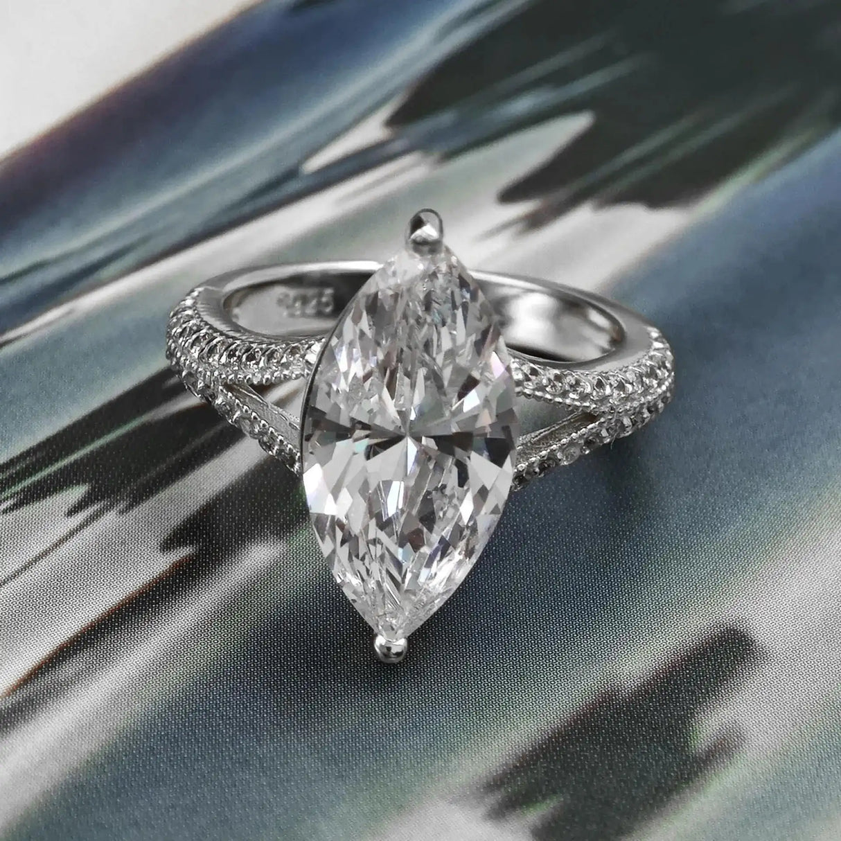 Diamond-studded Ring Women's Design Water Drop Pear Shape - Lootquake