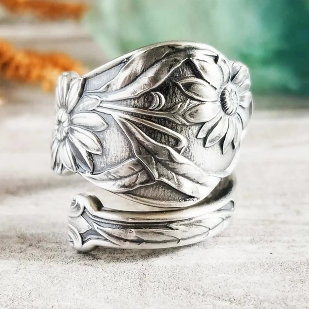 Carved Sunflower Retro Magnificent Open End Adjustable Women's Ring - Lootquake