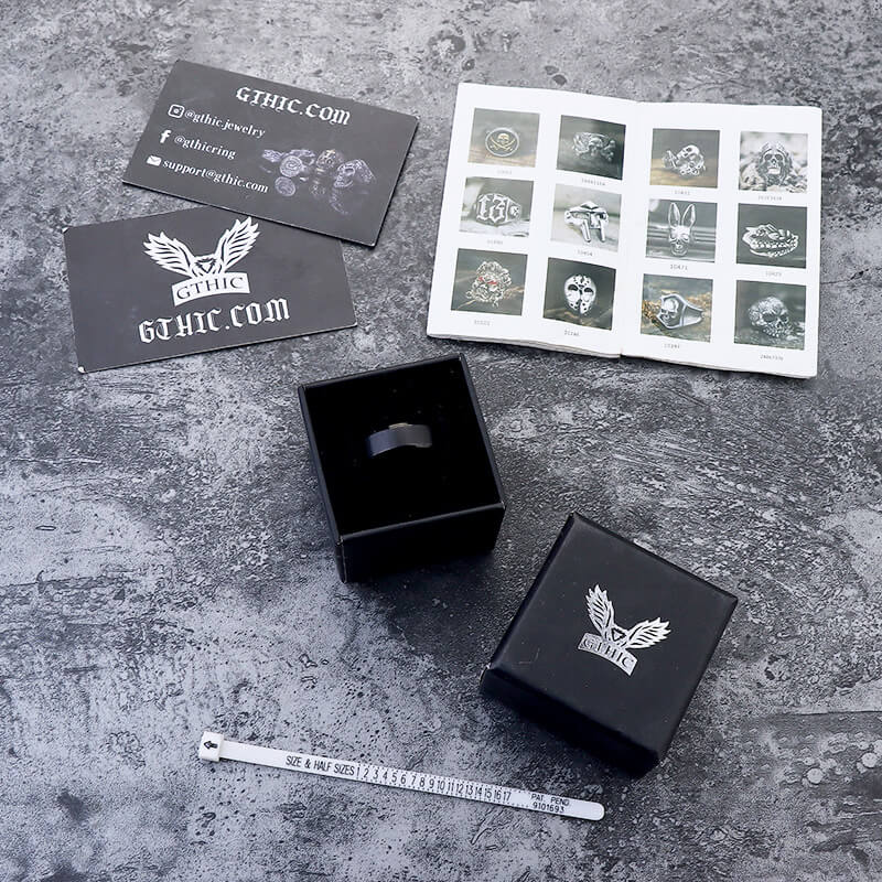 Anillo de titanio cepillado negro de 8 mm