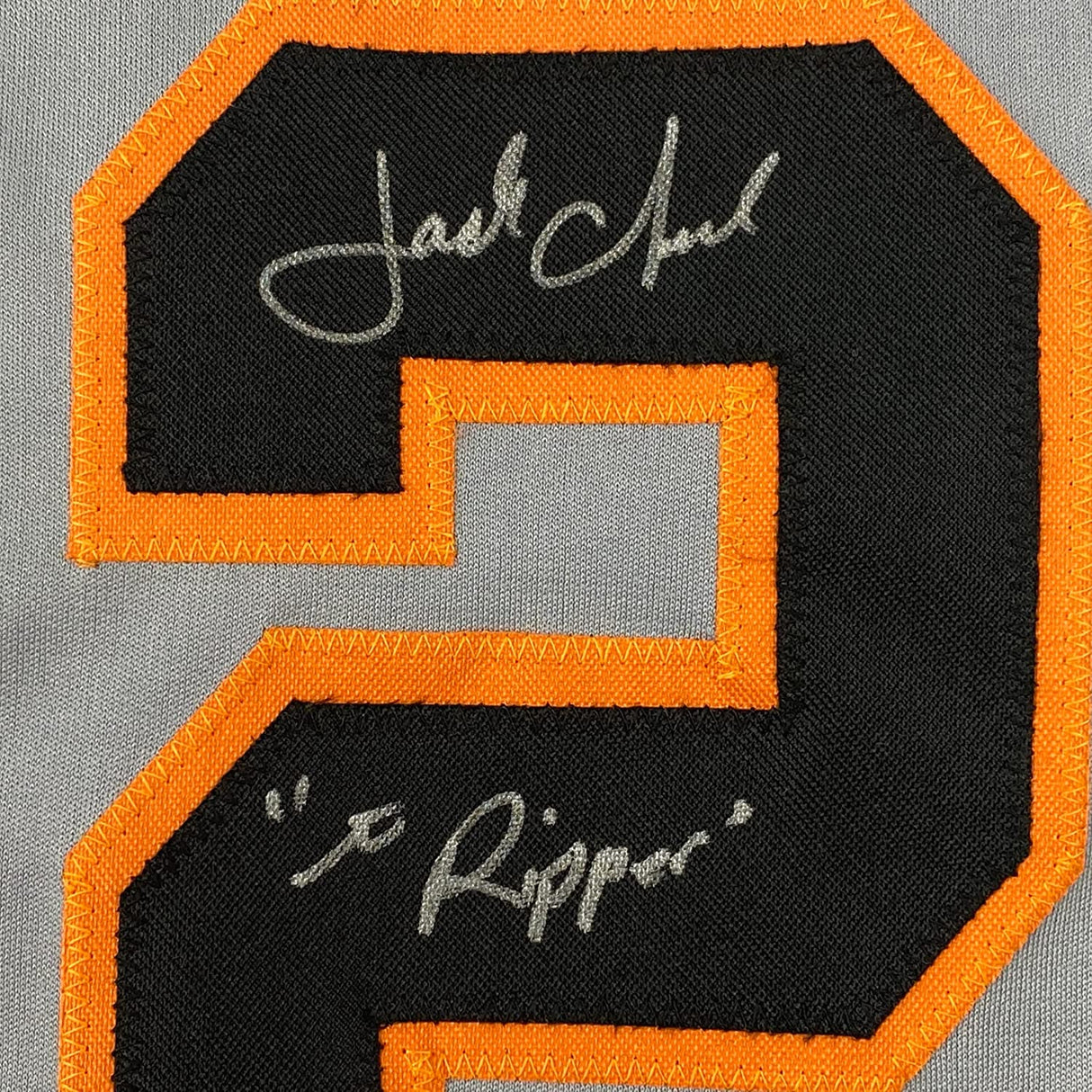 Camiseta de béisbol enmarcada, autografiada y firmada de Jack Clark, El Destripador, 35 x 39, color gris San Francisco, JSA COA