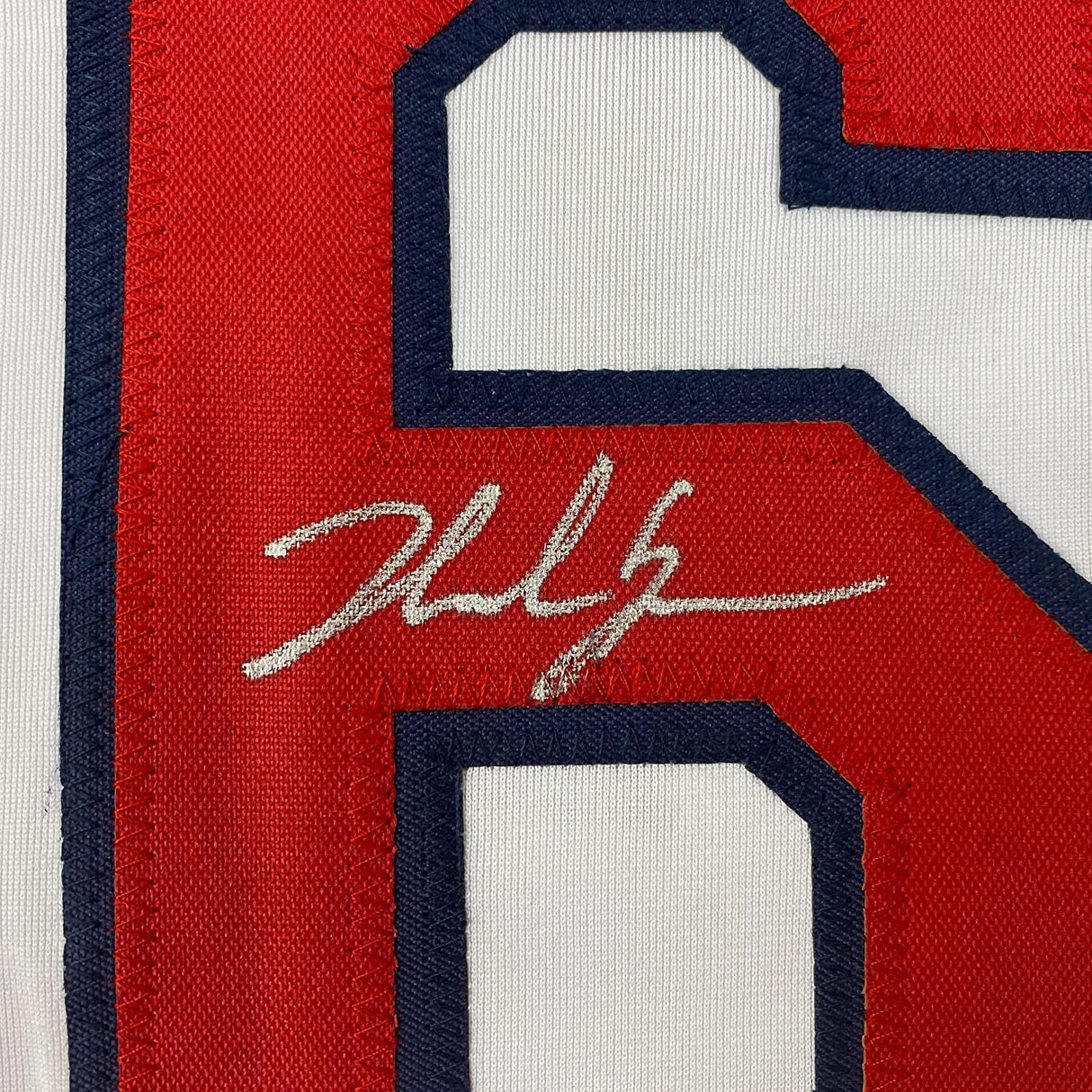 Camiseta de béisbol blanca de San Luis de 35 x 39, enmarcada y autografiada de Nolan Gorman (JSA COA)