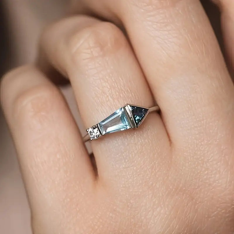 Simple And Light Luxury Inlaid Sea Blue Zircon Ring - Lootquake
