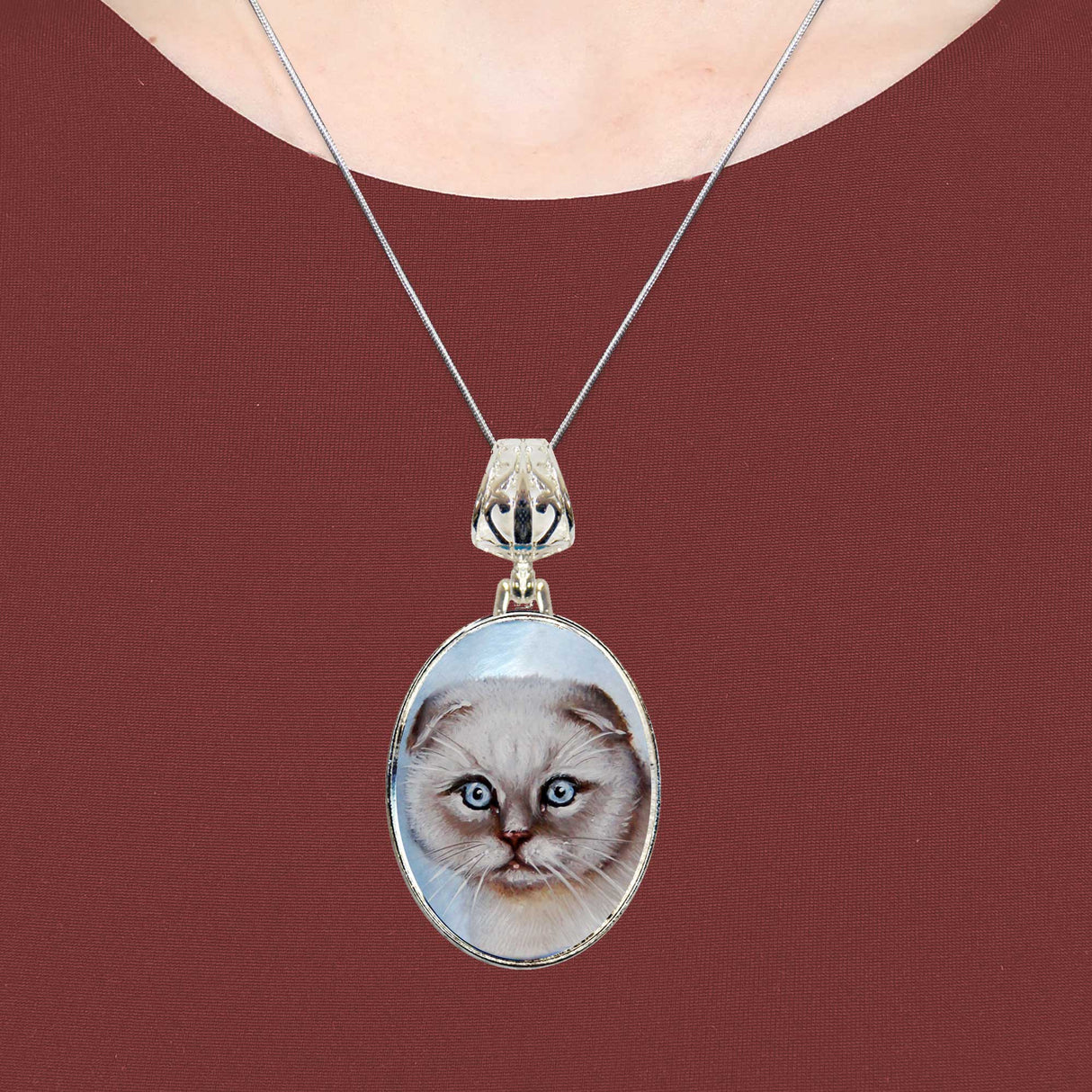Collar con colgante de gato escocés de nácar bañado en plata - 44038O