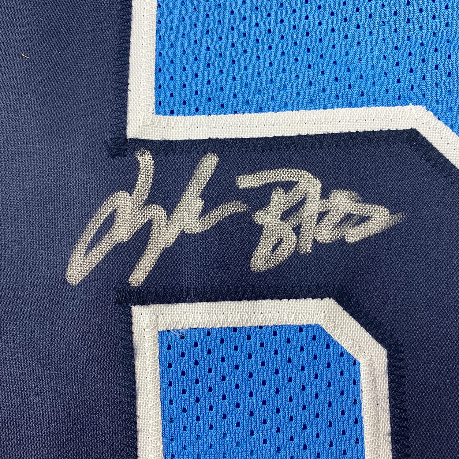 Camiseta de fútbol azul claro de Tennessee Beckett BAS COA enmarcada, autografiada y firmada por Treylon Burks, 35 x 39