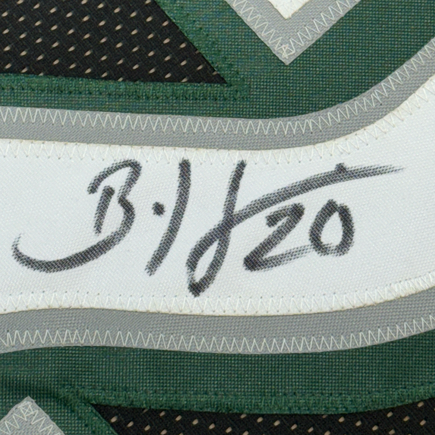 Camiseta de fútbol americano negra de Filadelfia, enmarcada, autografiada y firmada por Brian Dawkins, 35 x 39, JSA COA