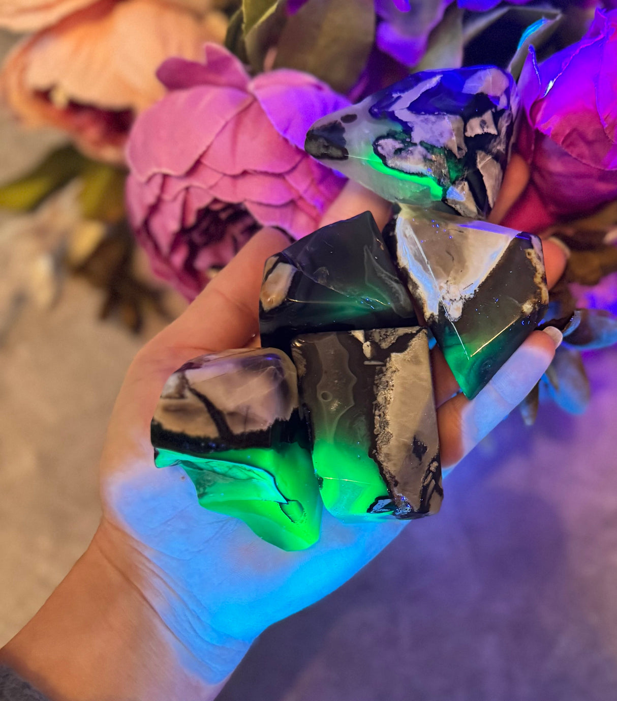 Volcano Agate Tumbled Freecubes, UV Green Fluorescent Minerals