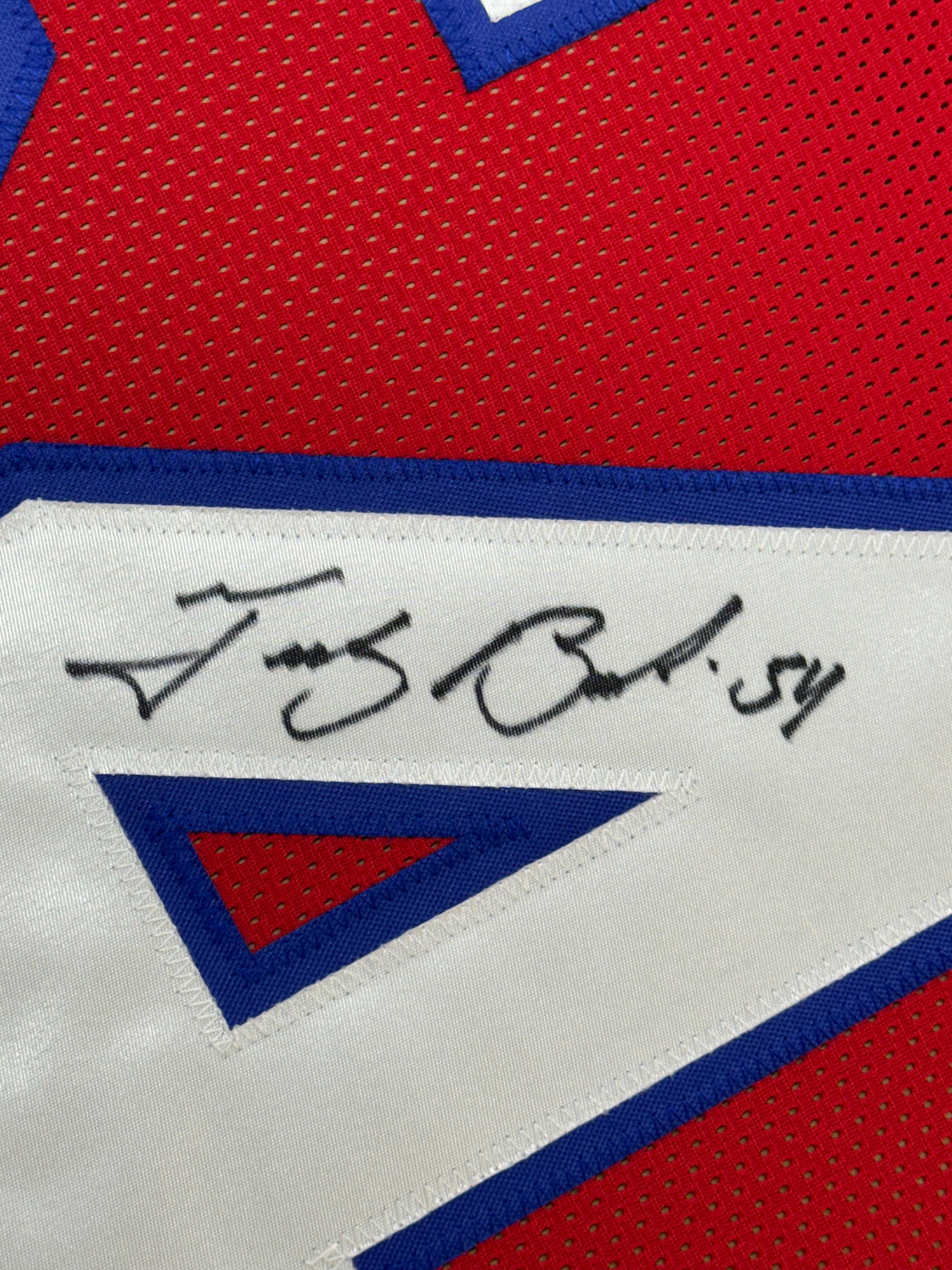 Camiseta de fútbol americano roja de Nueva Inglaterra, enmarcada, autografiada y firmada por Tedy Bruschi, 35 x 39, JSA COA