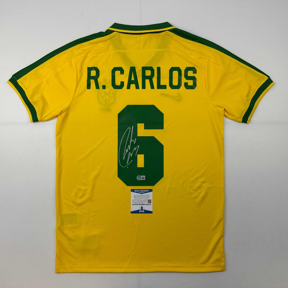 Camiseta de fútbol retro amarilla de Roberto Carlos, Brasil, autografiada y firmada por Beckett BAS COA