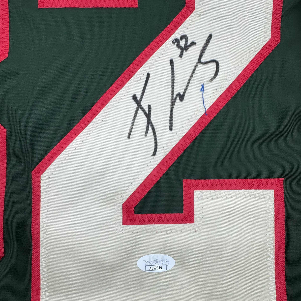 Camiseta de hockey verde de Minnesota de Filip Gustavsson autografiada/firmada JSA COA