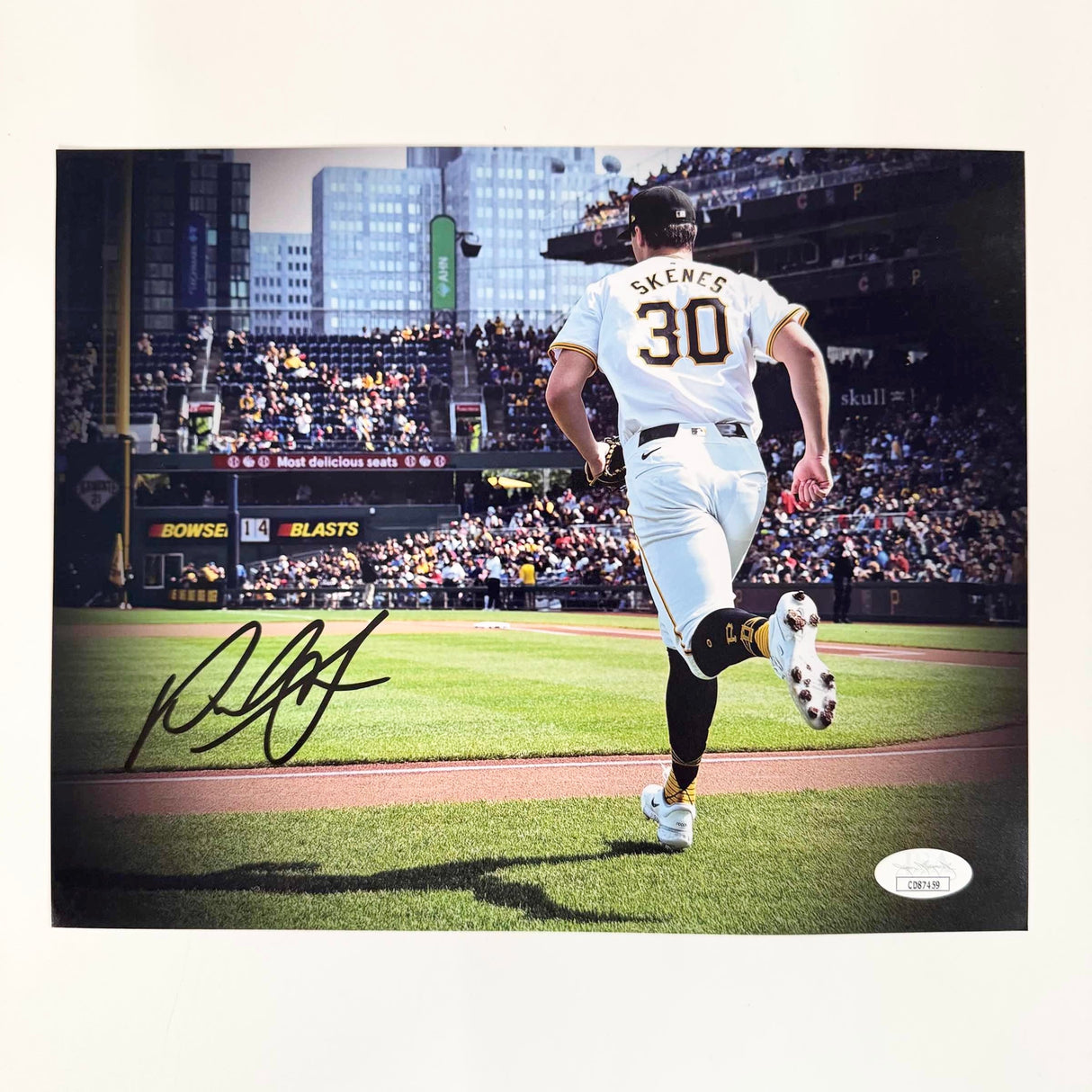 Foto de béisbol de 8x10 de los Piratas de Pittsburgh autografiada/firmada por Paul Skenes, JSA COA